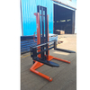 NIULI الثقيلة التي تعمل يدويًا رافعة شوكية ذات رافعات عريضة 1Ton 2m 2.5m 3.0m Straddle Leg Hand Stacker Lifters